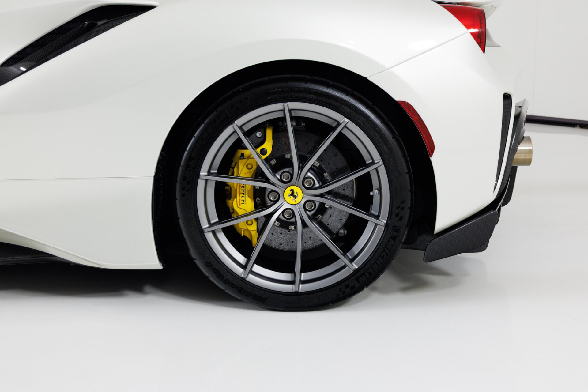 Used 2020 Ferrari 488 Pista Coupe RWD image 11