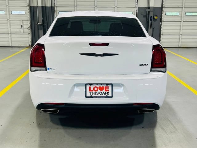 Used 2021 Chrysler 300 Touring w/ Sport Appearance Package RWD image 16