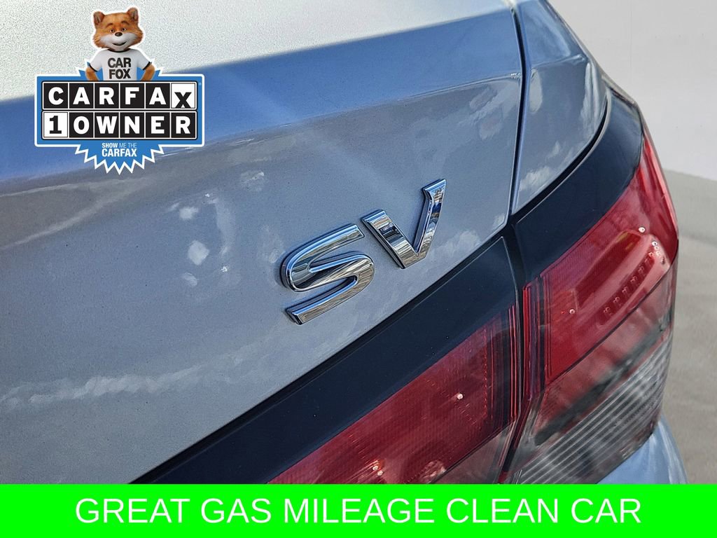 Used 2023 Nissan Versa SV image 5