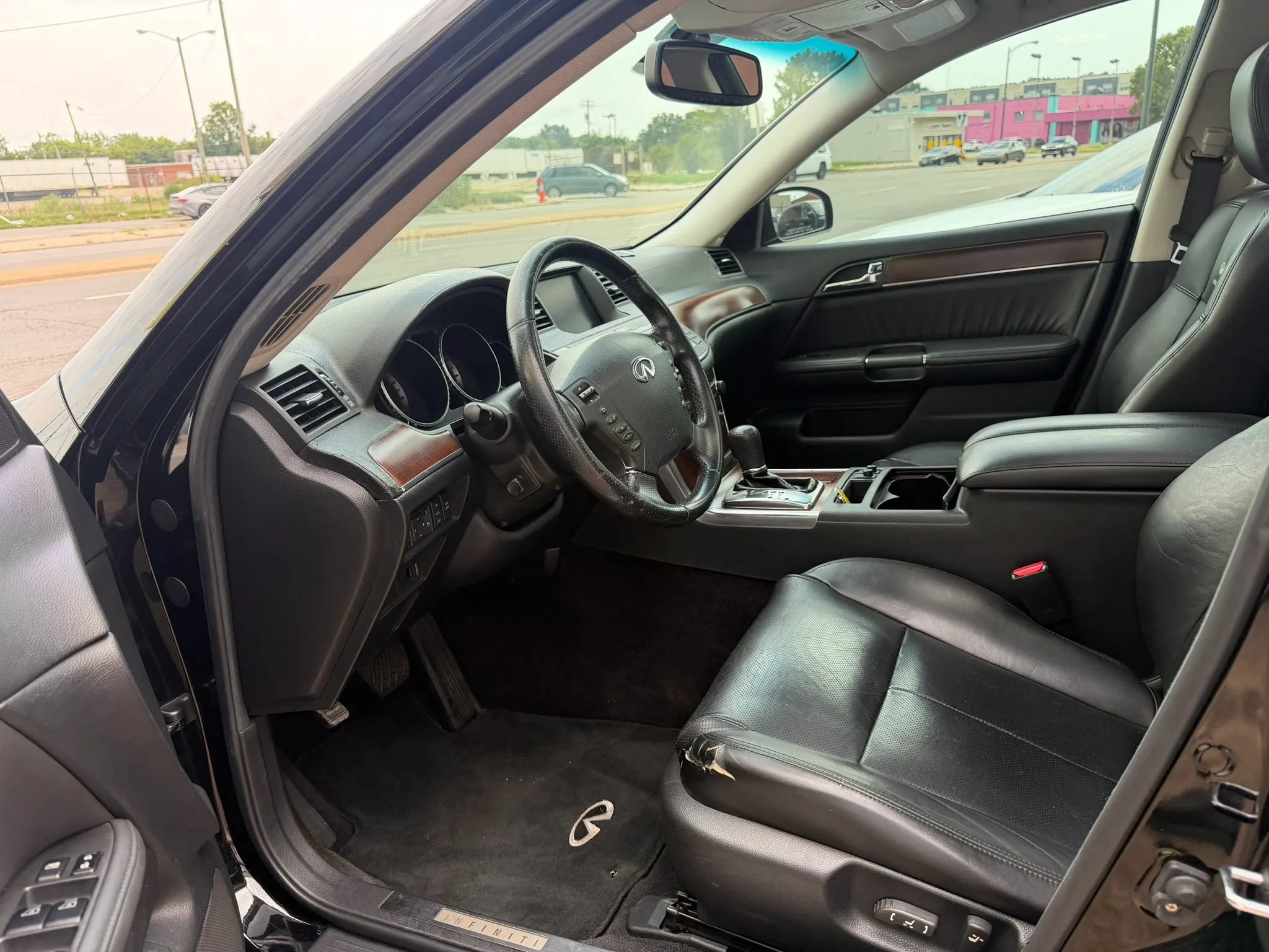 Used 2010 INFINITI M35 w/ Technology Pkg RWD image 19