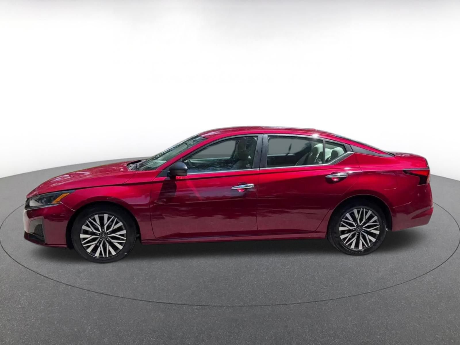 Used 2025 Nissan Altima 2.5 SV FWD image 8