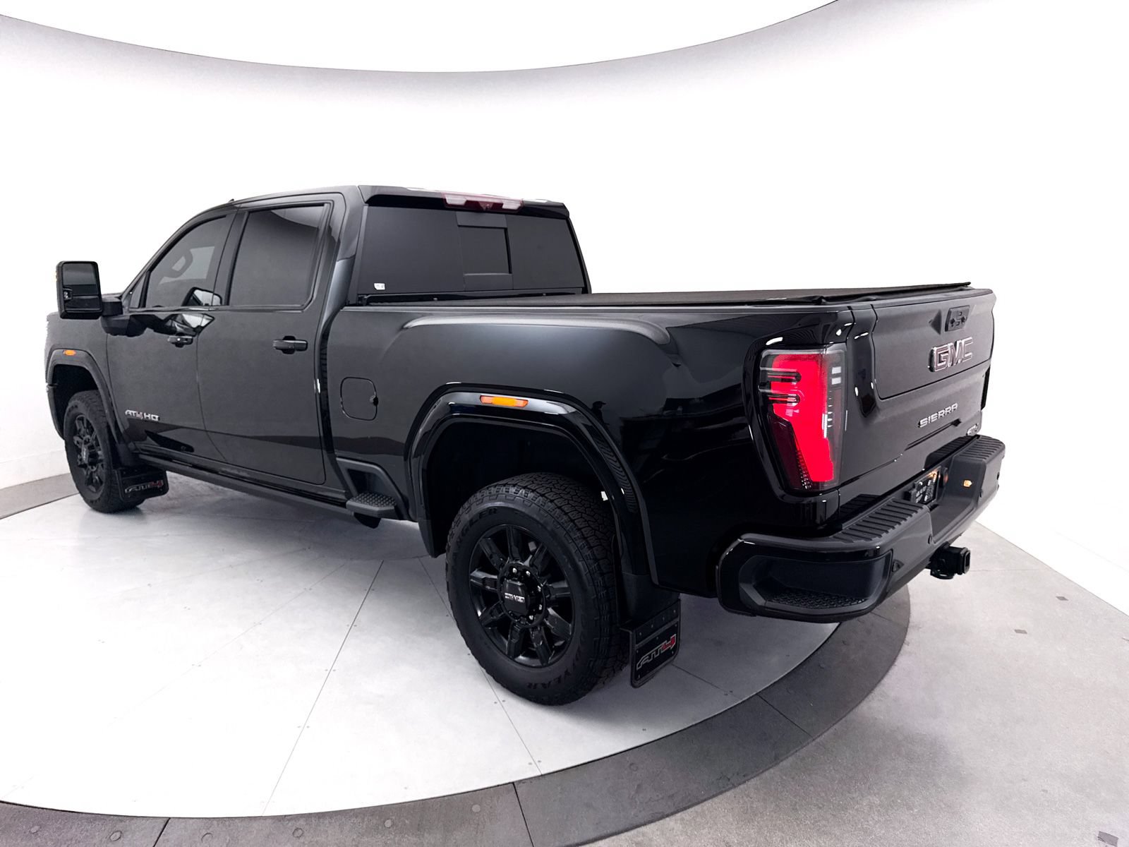 Used 2024 GMC Sierra 3500 AT4 w/ AT4 Premium Plus Package AWD/4WD image 14