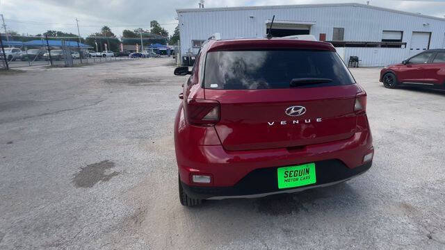 Used 2023 Hyundai Venue Limited w/ Cargo Package FWD image 7
