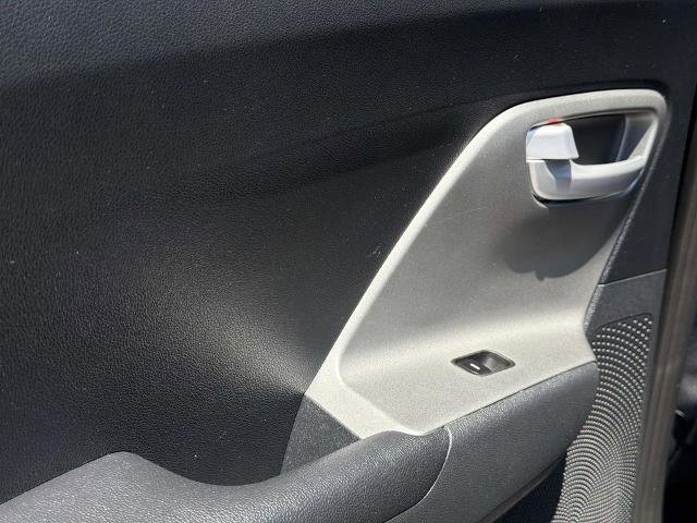 Used 2021 Kia Niro LX image 18