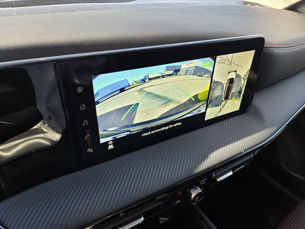 Certified 2025 Nissan Kicks SR FWD image 18