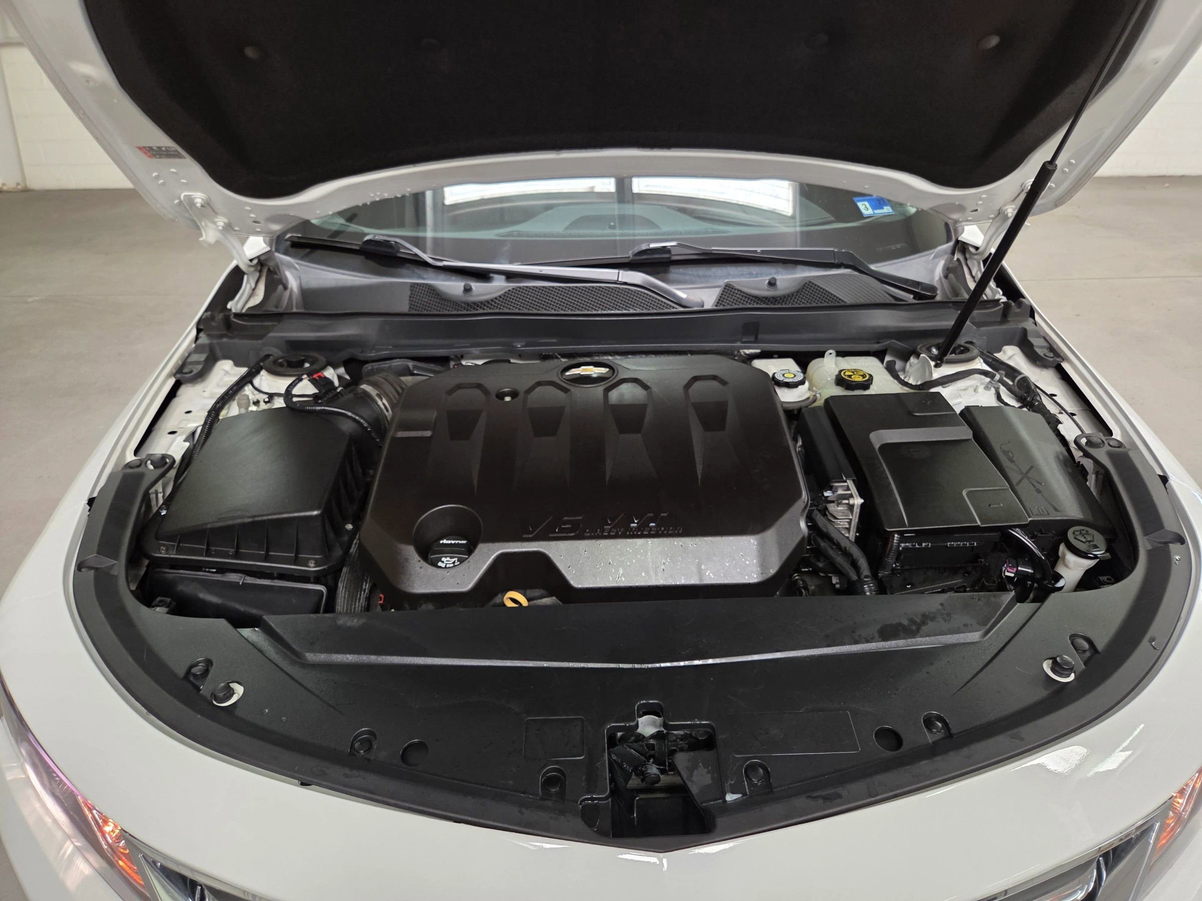 Used 2018 Chevrolet Impala LT FWD image 39
