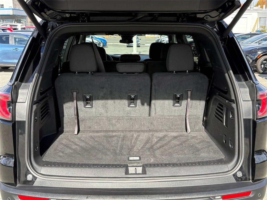Used 2025 GMC Acadia Elevation image 23