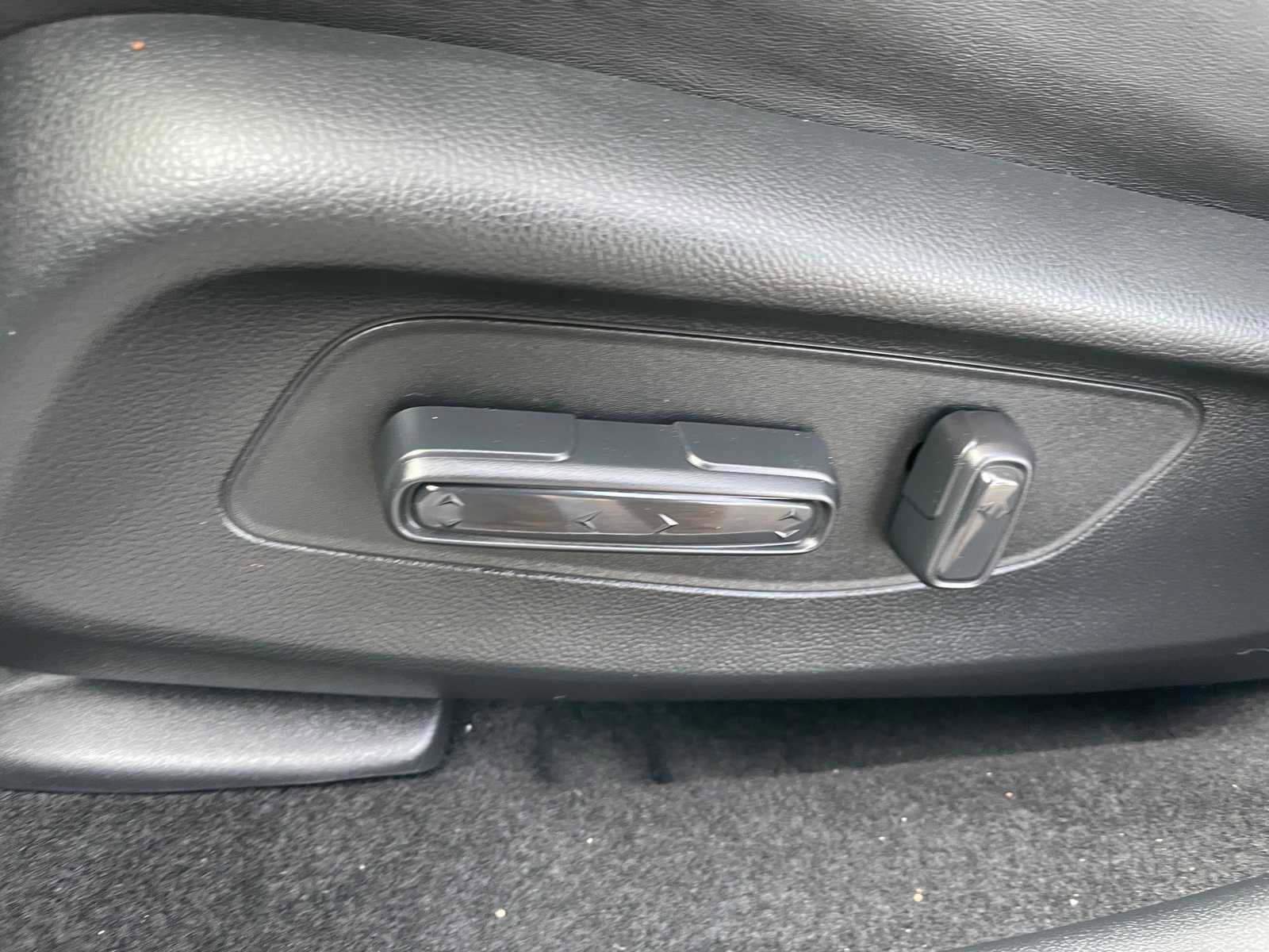 Used 2025 Acura ADX FWD image 11