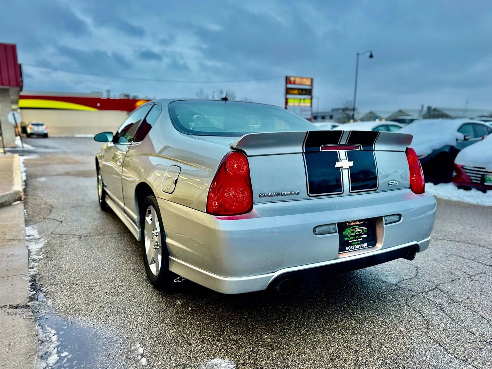 Used 2007 Chevrolet Monte Carlo SS w/ Black Rally Stripe Package image 5