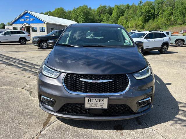 Certified 2023 Chrysler Pacifica Touring-L image 3