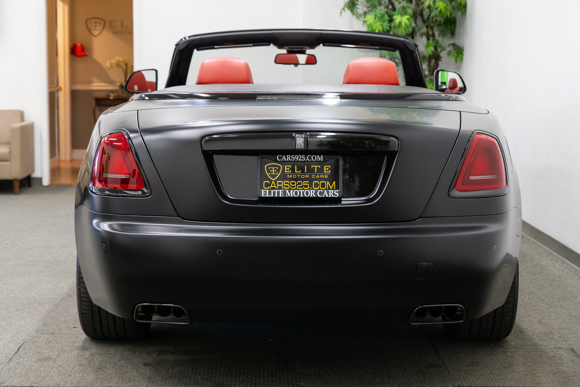 Used 2020 Rolls-Royce Dawn RWD image 4
