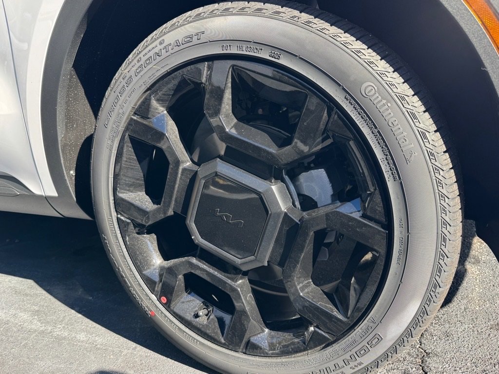 New 2026 Kia Sorento AWD image 2