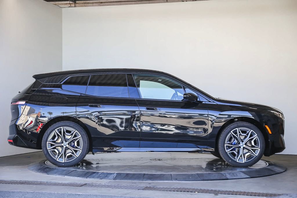 Used 2025 BMW iX xDrive50 w/ Premium Package AWD/4WD image 7