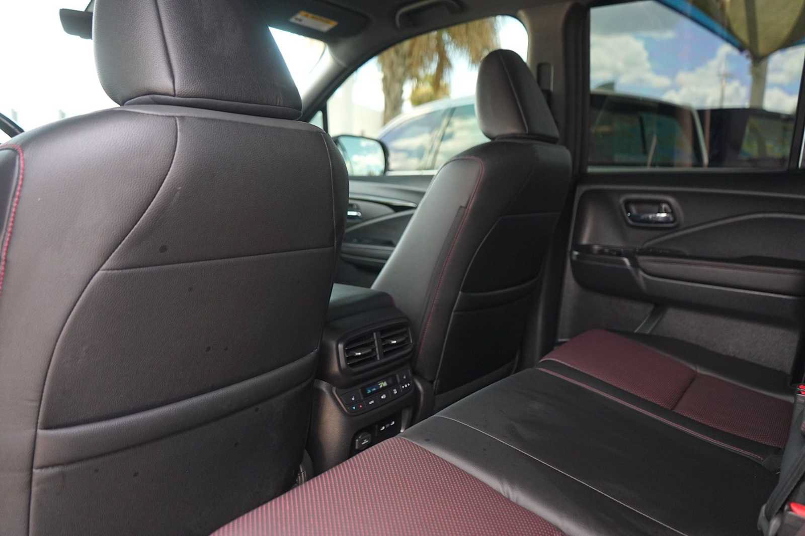 Certified 2025 Honda Ridgeline Black Edition image 12