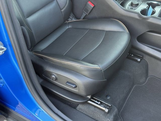 Used 2024 GMC Terrain AT4 image 19