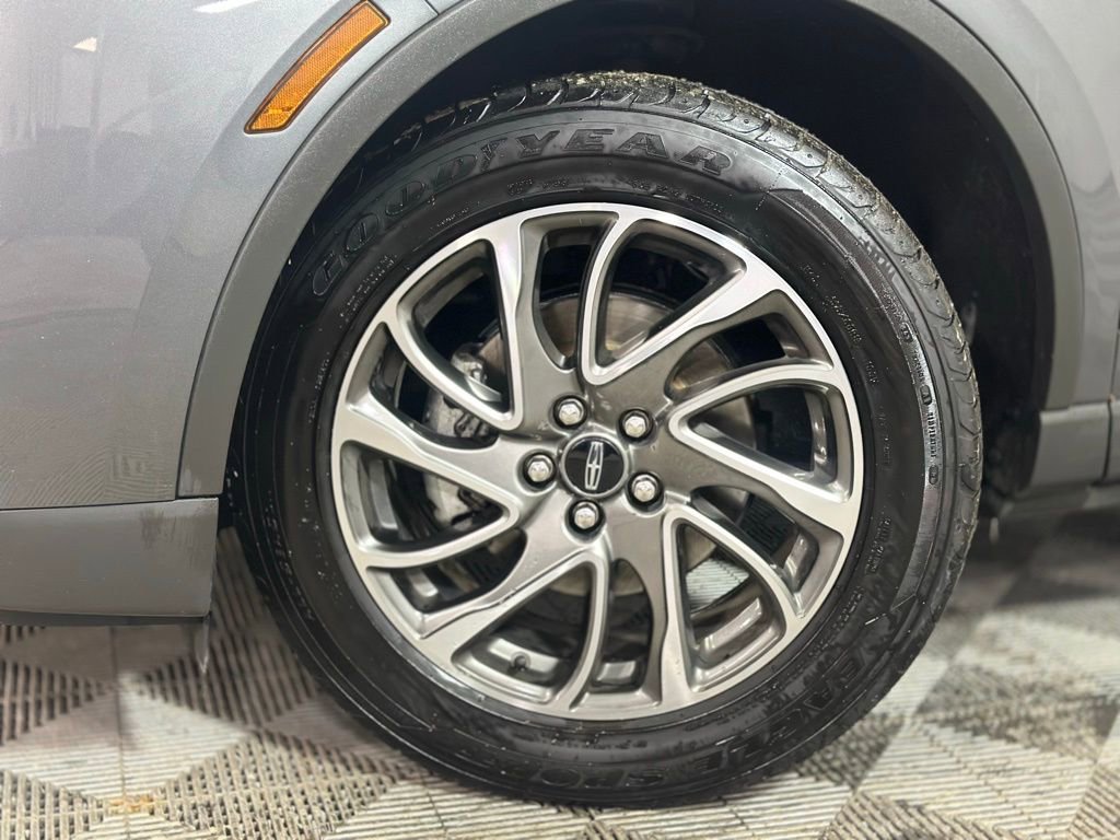 Used 2021 Lincoln Corsair AWD w/ Equipment Group 101A image 2