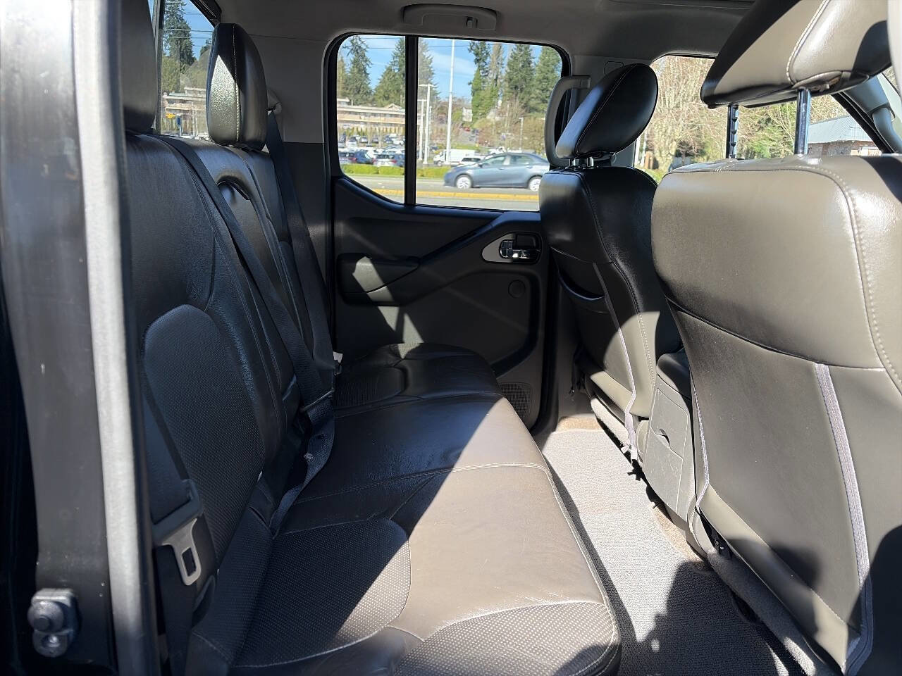 Used 2015 Nissan Frontier PRO-4X w/ Pro-4x Luxury Package AWD/4WD image 24