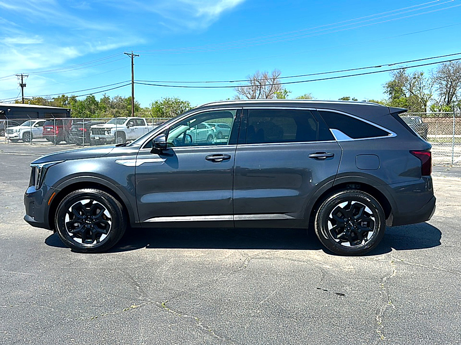 Used 2024 Kia Sorento S image 5