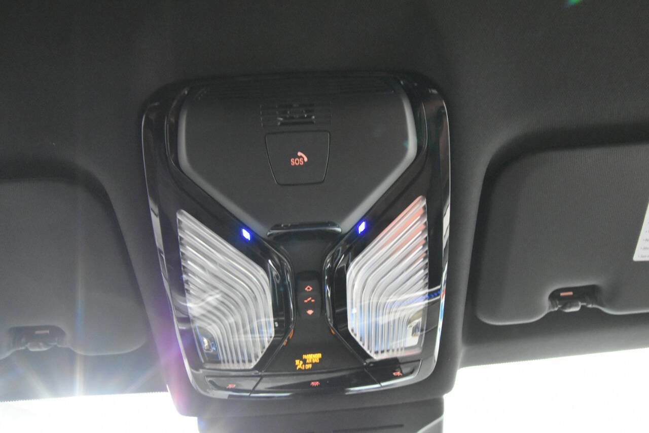 Used 2025 BMW X6 xDrive40i w/ Climate Comfort Package image 43
