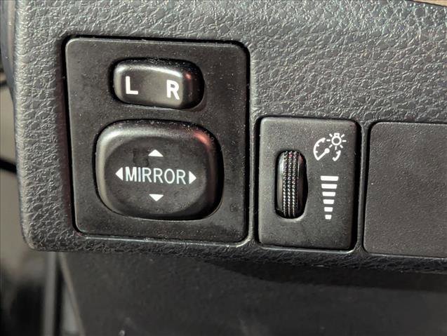 Used 2014 Toyota Corolla LE FWD image 11