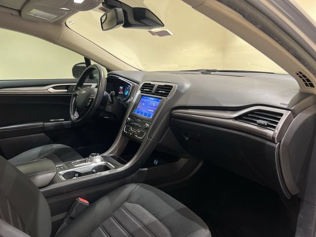 Used 2020 Ford Fusion SE FWD image 23