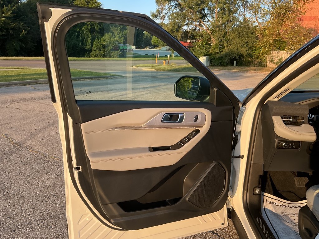 New 2026 Ford Explorer Active w/ Active Comfort Package AWD/4WD image 11