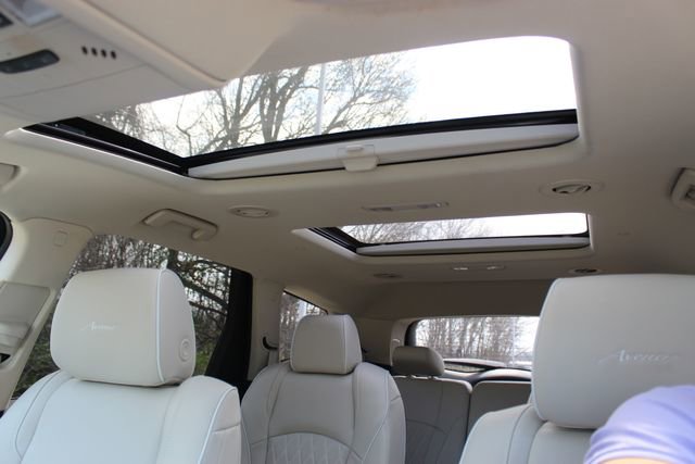 Used 2022 Buick Enclave Avenir w/ Avenir Technology Package image 24