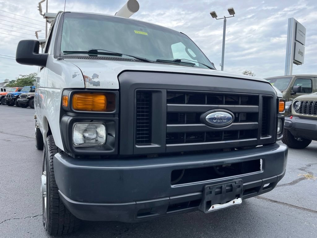 Used 2012 Ford E-250 and Econoline 250 w/ Commercial Cargo Van Pkg RWD image 7