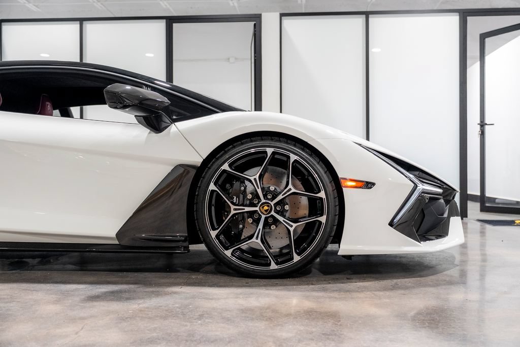 Used 2025 Lamborghini Revuelto AWD/4WD image 7