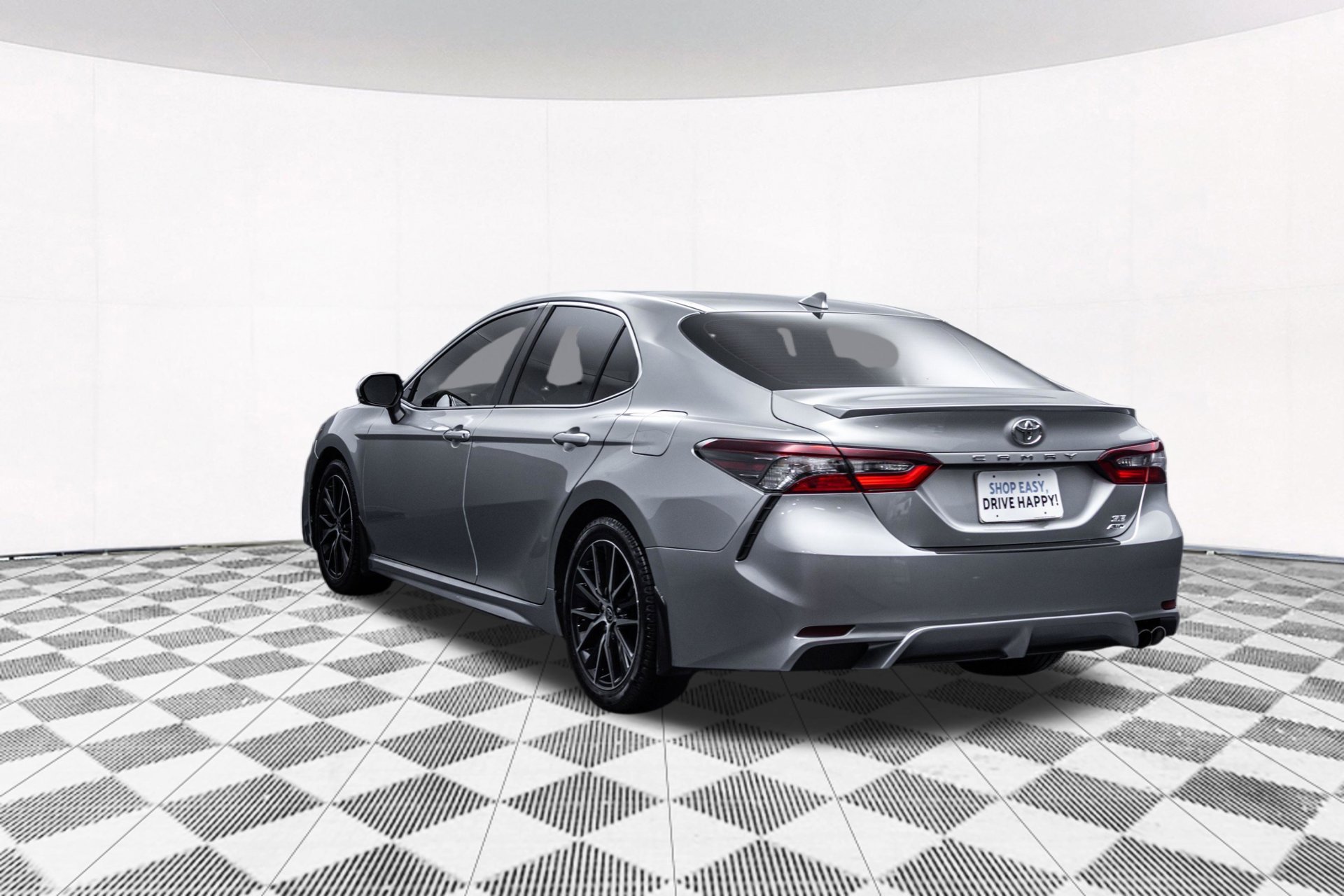 Used 2022 Toyota Camry SE w/ Cold Weather Package AWD/4WD image 9
