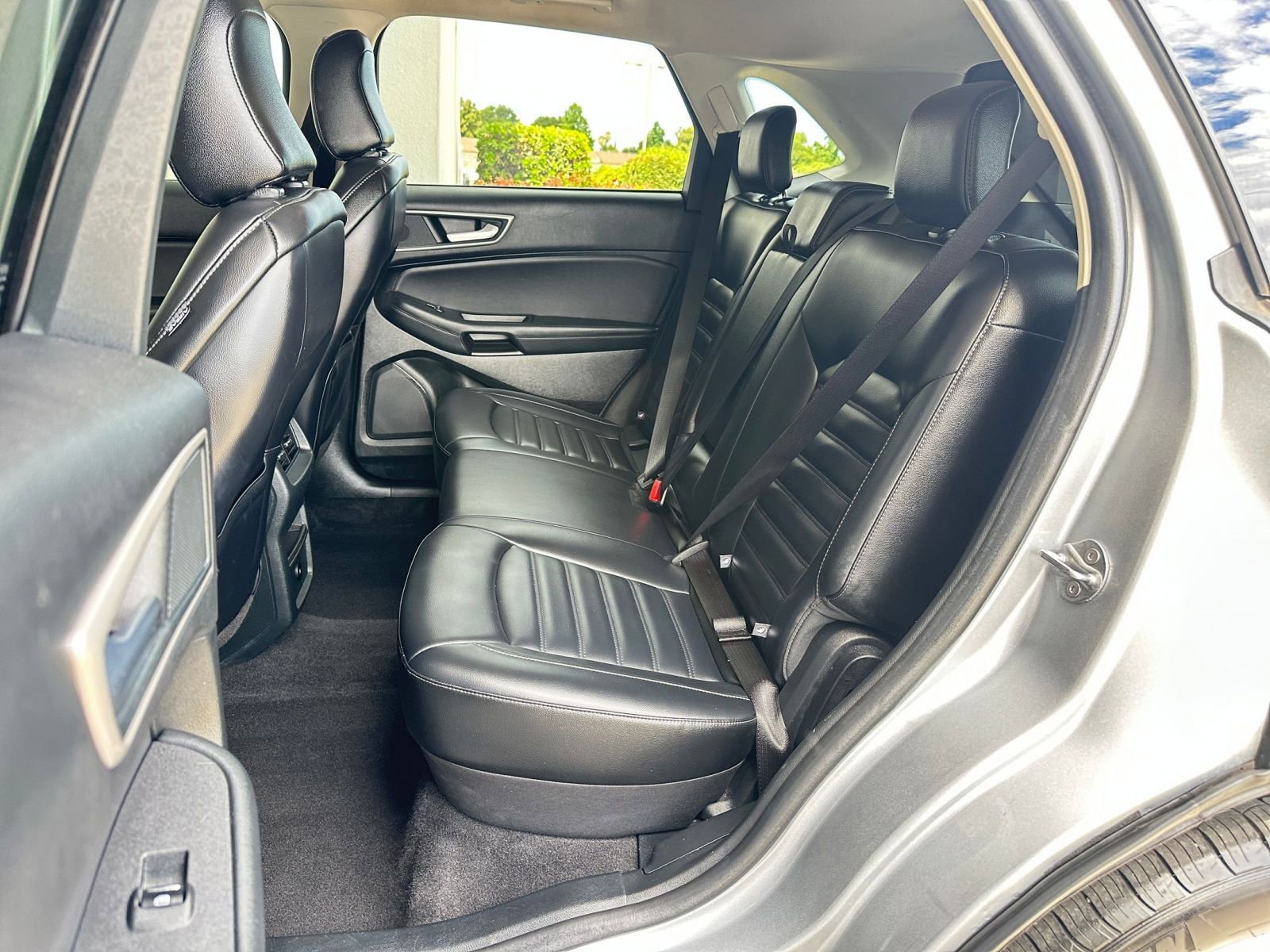 Used 2024 Ford Edge SEL image 37