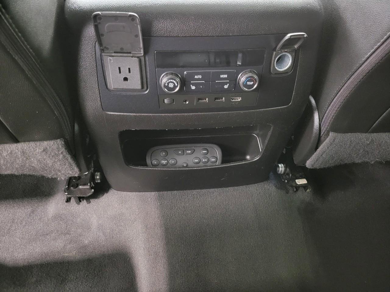 Used 2020 GMC Yukon XL SLT w/ Open Road Package image 24