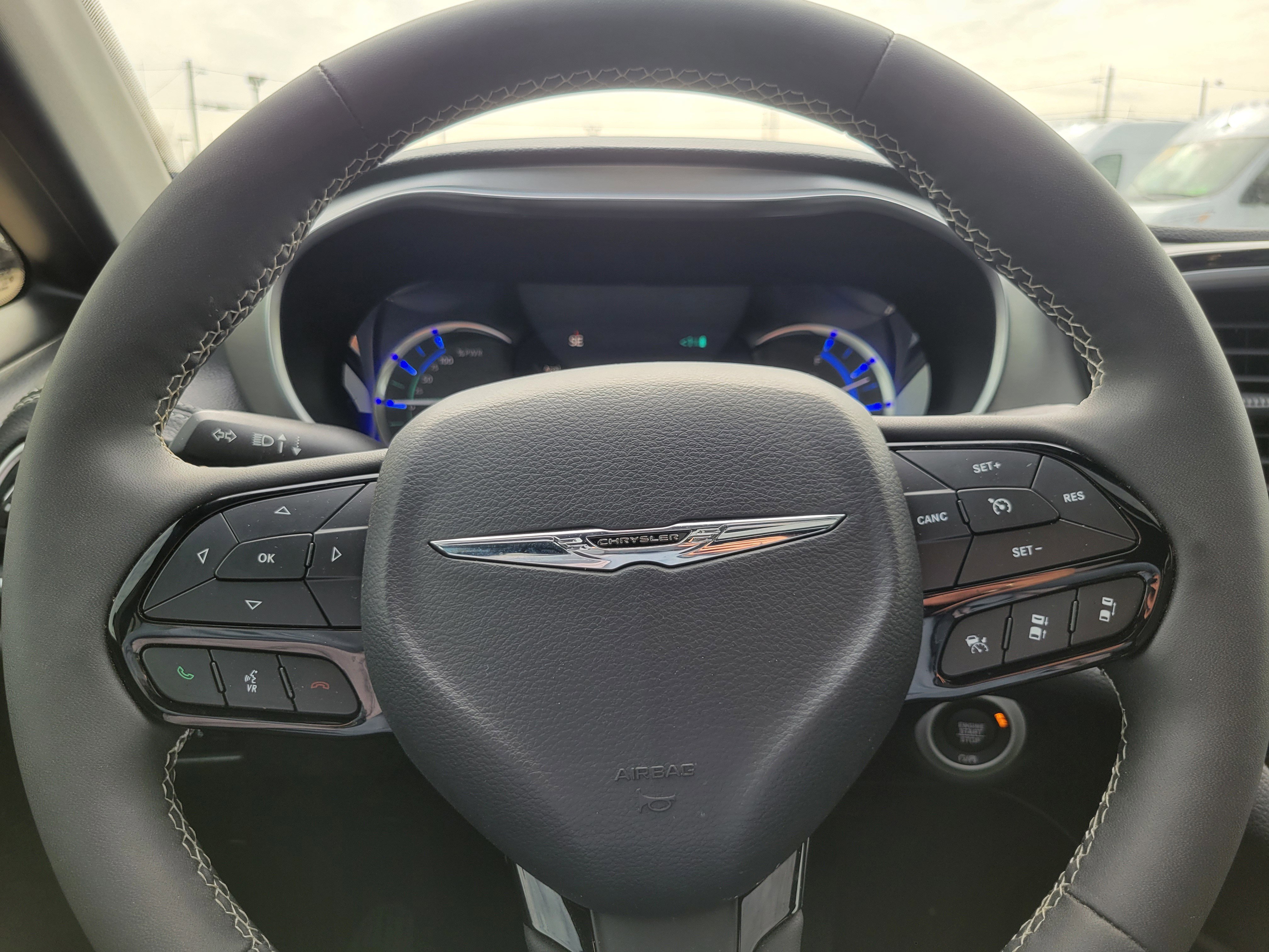 Used 2022 Chrysler Pacifica Limited w/ S Appearance Package image 9