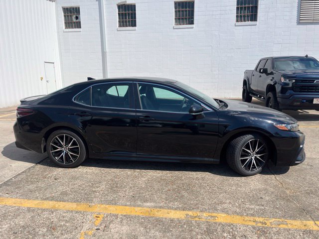 Used 2024 Toyota Camry SE FWD image 3