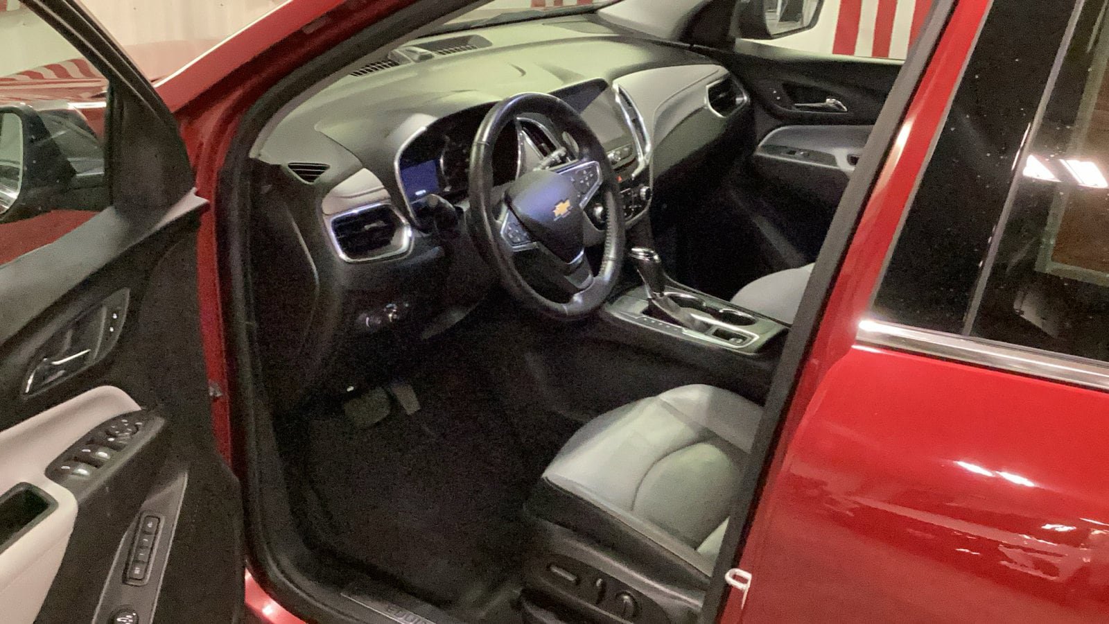 Used 2018 Chevrolet Equinox Premier FWD image 10