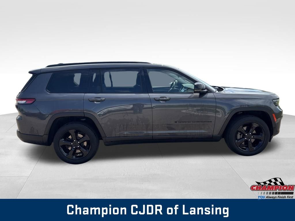 Used 2023 Jeep Grand Cherokee L Limited w/ Black Appearance Package AWD/4WD image 9