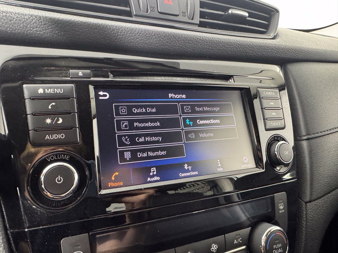 Used 2018 Nissan Rogue SV FWD image 17
