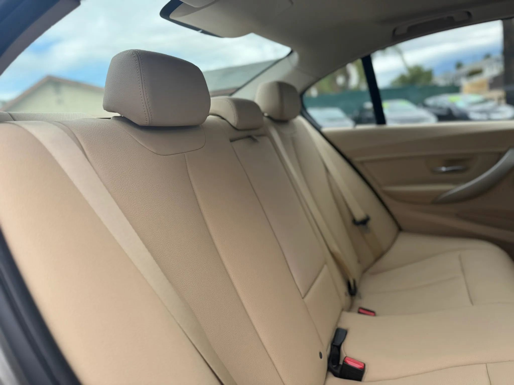 Used 2016 BMW 320i Sedan RWD image 18