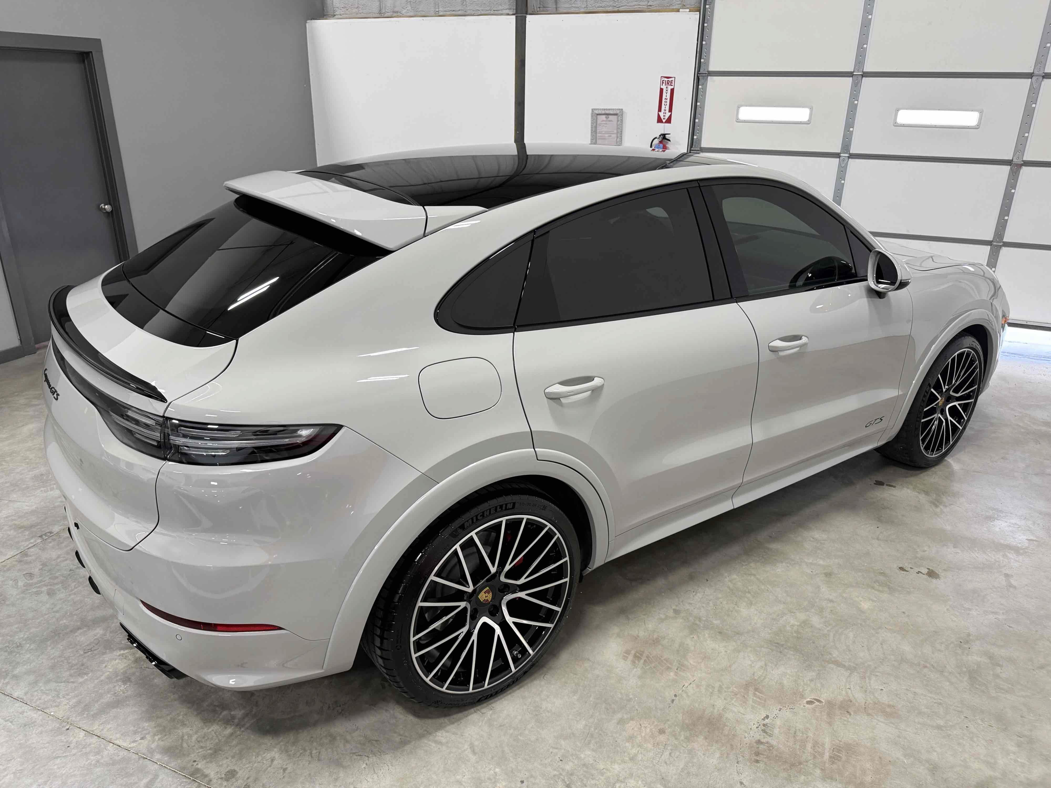 Used 2022 Porsche Cayenne GTS AWD/4WD image 32