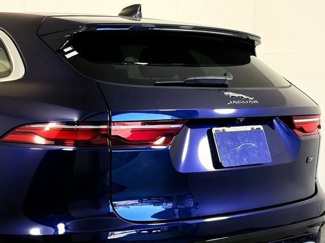 New 2026 Jaguar F-PACE R-Dynamic S image 16