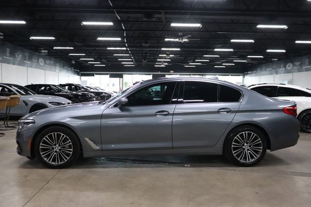 Used 2019 BMW 540i w/ Executive Package RWD image 2