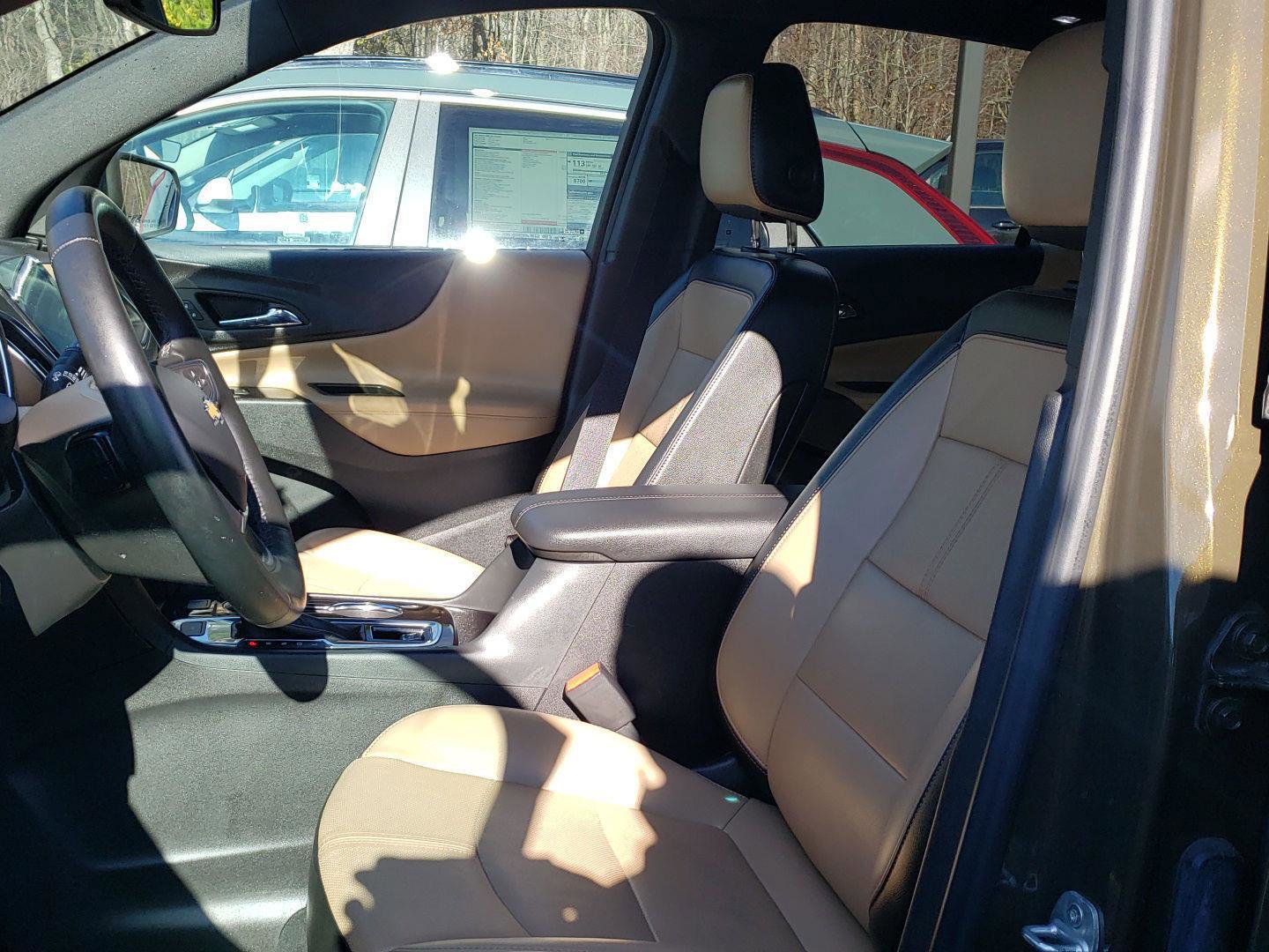 Used 2023 Chevrolet Equinox Premier image 19