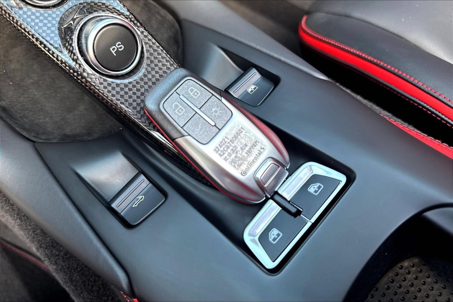 Used 2022 Ferrari 812 GTS RWD image 29
