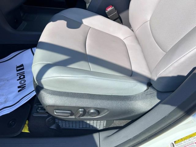 Used 2022 Toyota Sienna XLE w/ XLE Plus Package image 20