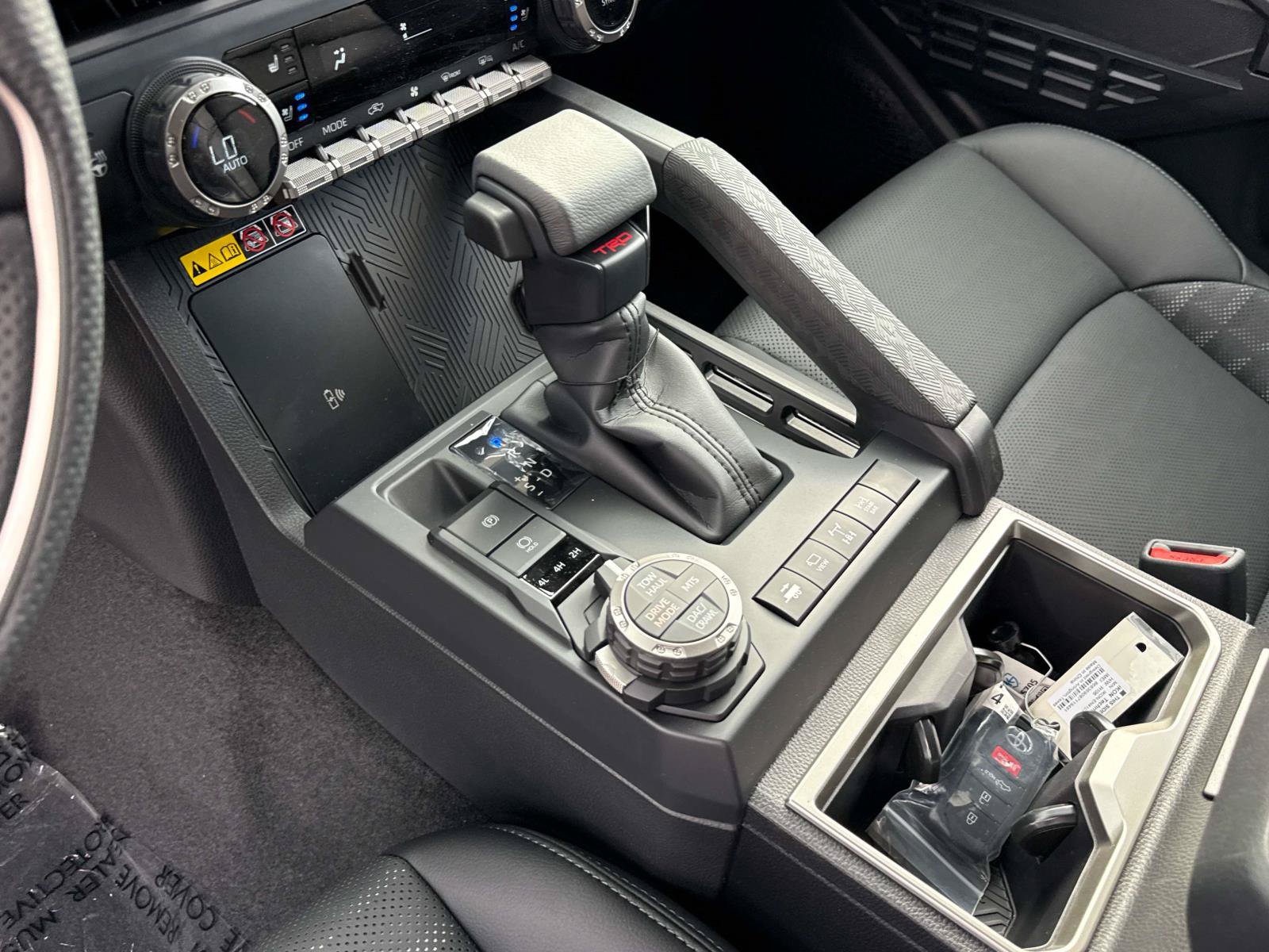 New 2026 Toyota Tacoma TRD Off-Road w/ TRD Off Road Premium Package AWD/4WD image 17