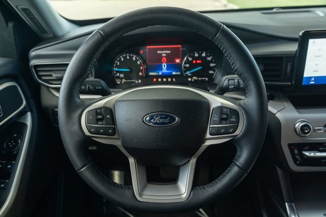 Used 2023 Ford Explorer XLT w/ Equipment Group 202A RWD image 13