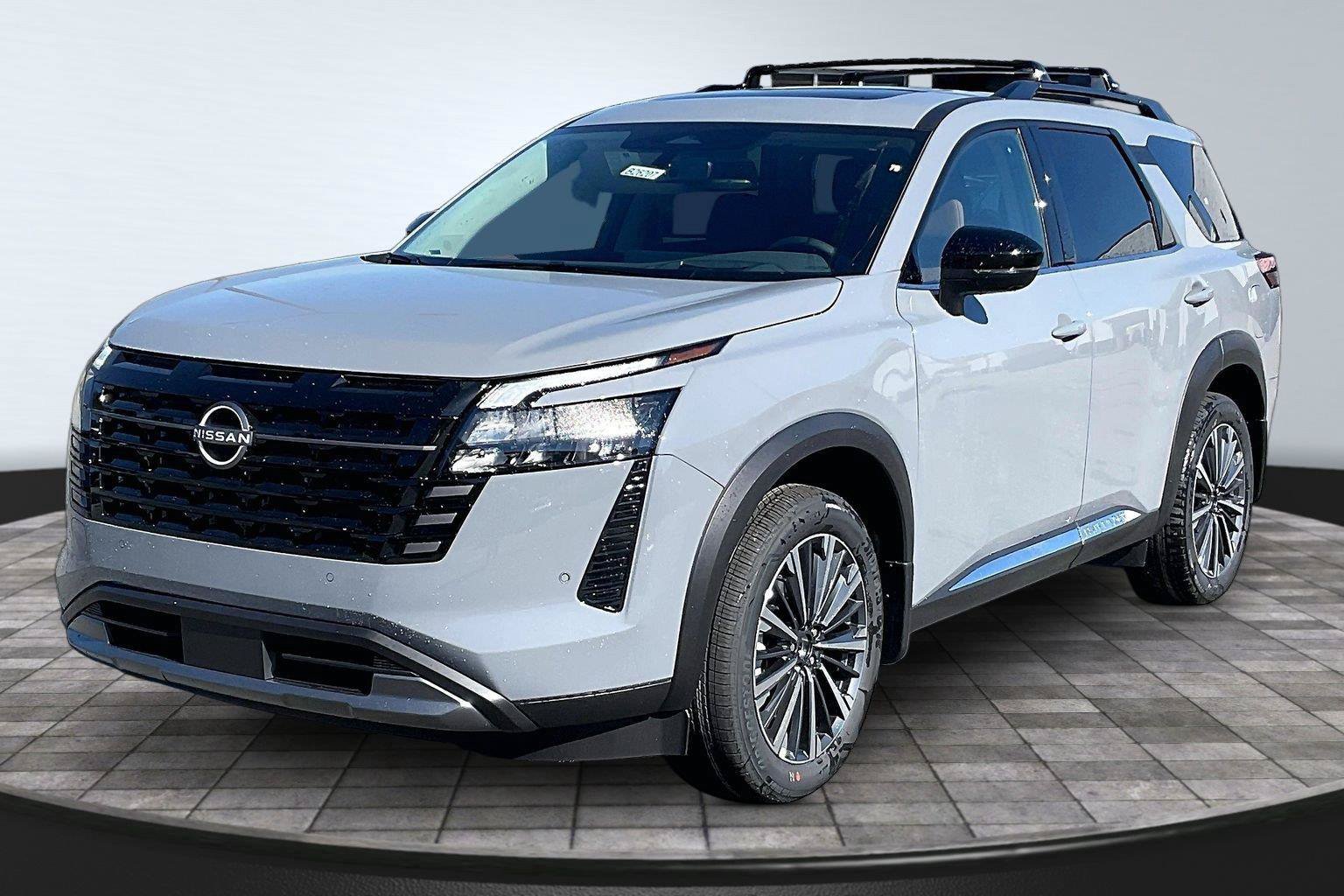 New 2026 Nissan Pathfinder Platinum AWD/4WD image 2
