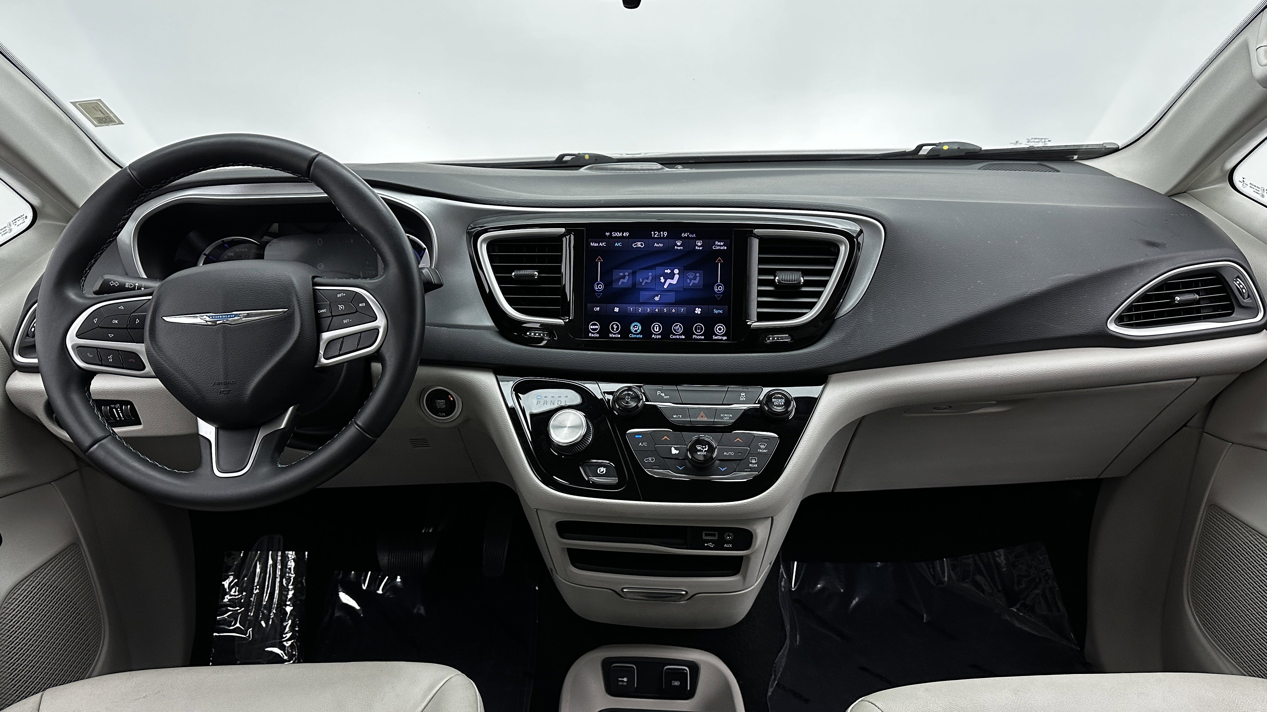 Used 2018 Chrysler Pacifica Touring-L image 27