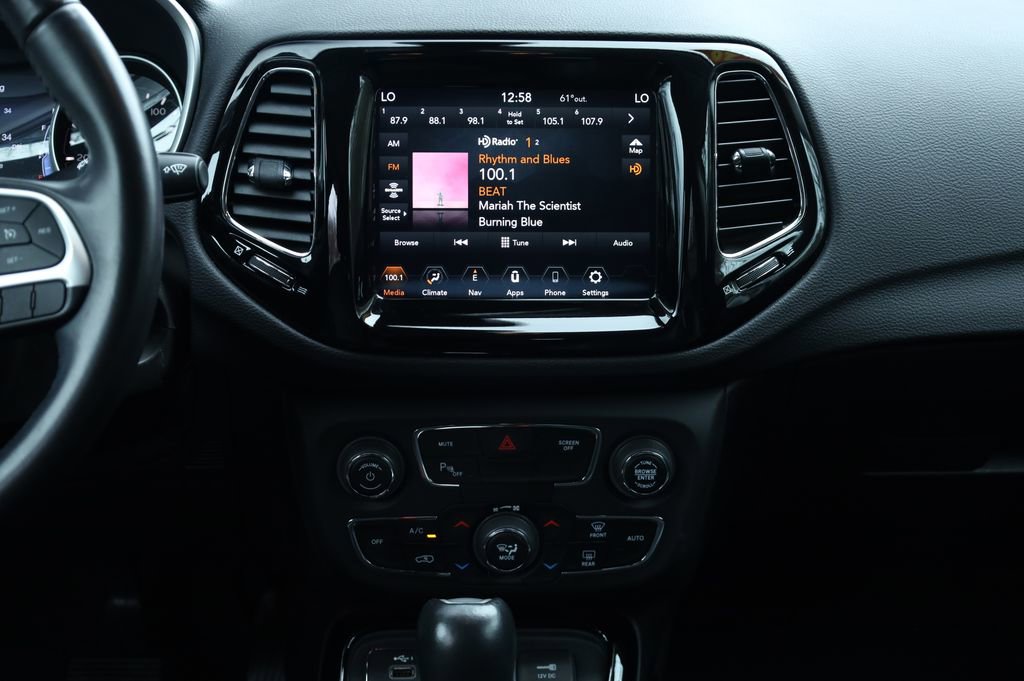 Used 2020 Jeep Compass Latitude FWD image 26