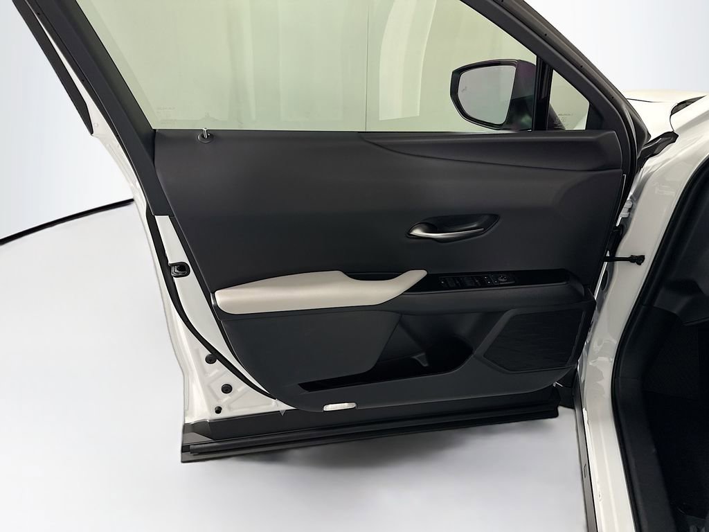 New 2026 Lexus UX 300h FWD image 25